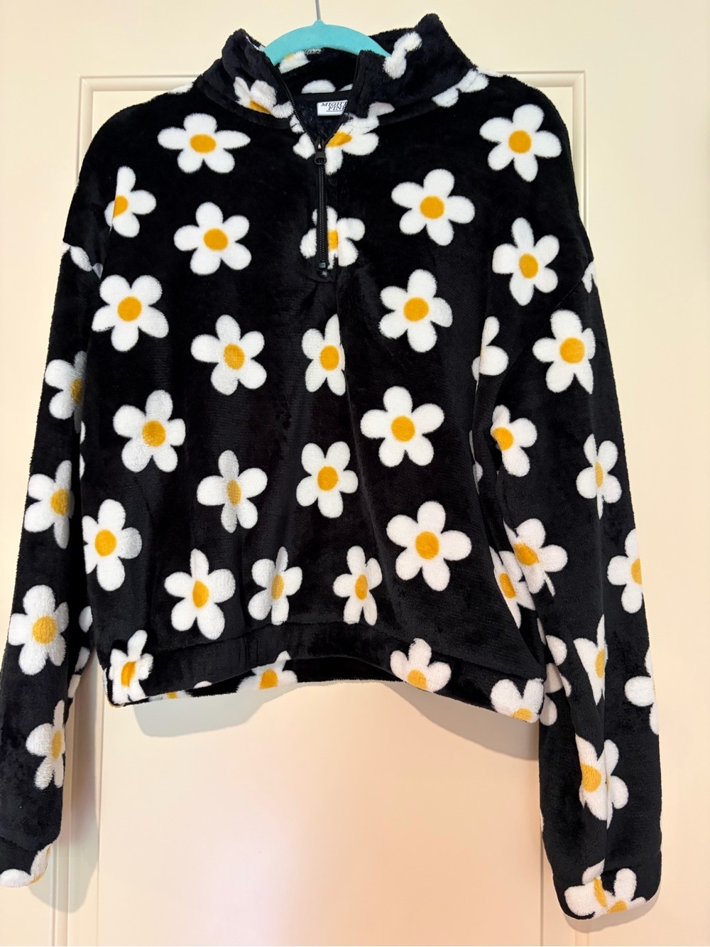 Black Daisy Quarter-Zip Fleece Pullover Size S